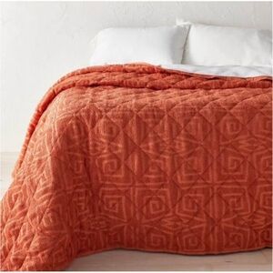 Opalhouse F/Q Chenille Quilt, Color Pattern Ethel